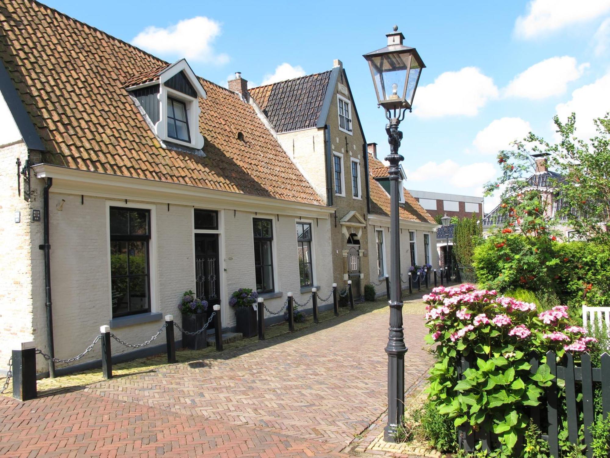 De Thuiskamer In Grou Als B&B Of Vakantiehuis Exterior photo